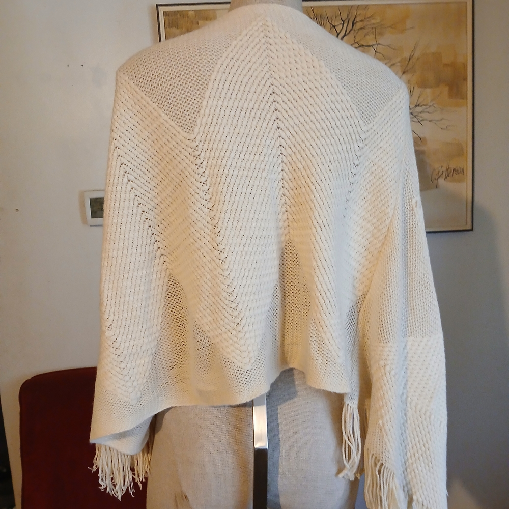 NWT Cream Knit Poncho By Bon Voyage